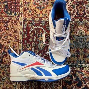 Boys court shoes - Reebok size 3